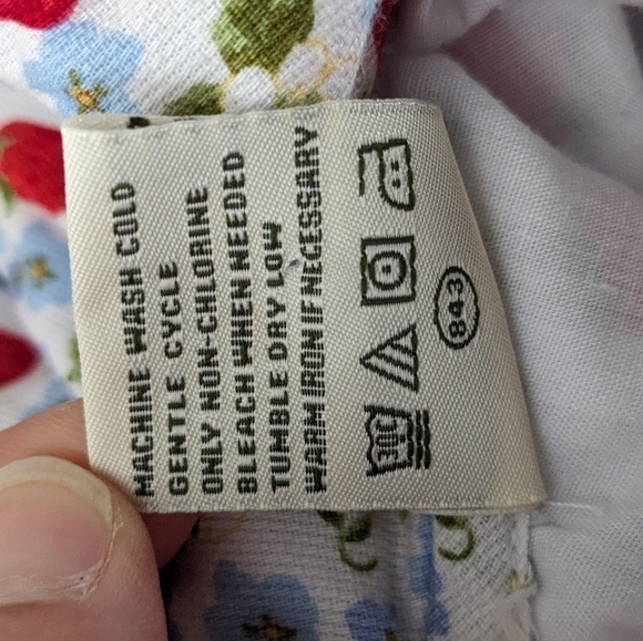 Laura Ashley Strawberry Smocked Dress 6x - Picture 5 of 5